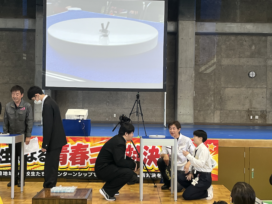 ステージで行われた青春コマ対決